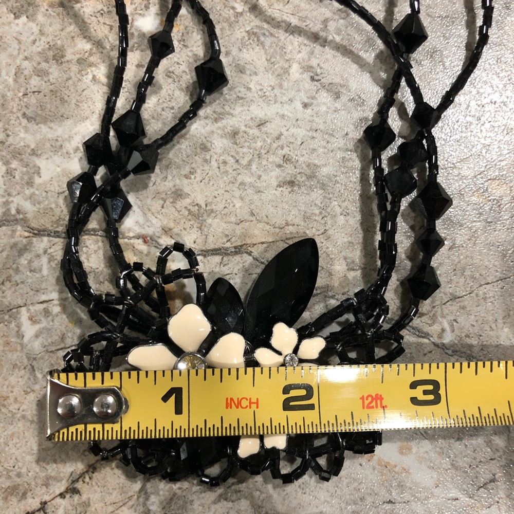 GIVENCHY Authentic Vintage Necklace. - Picture 7 of 15